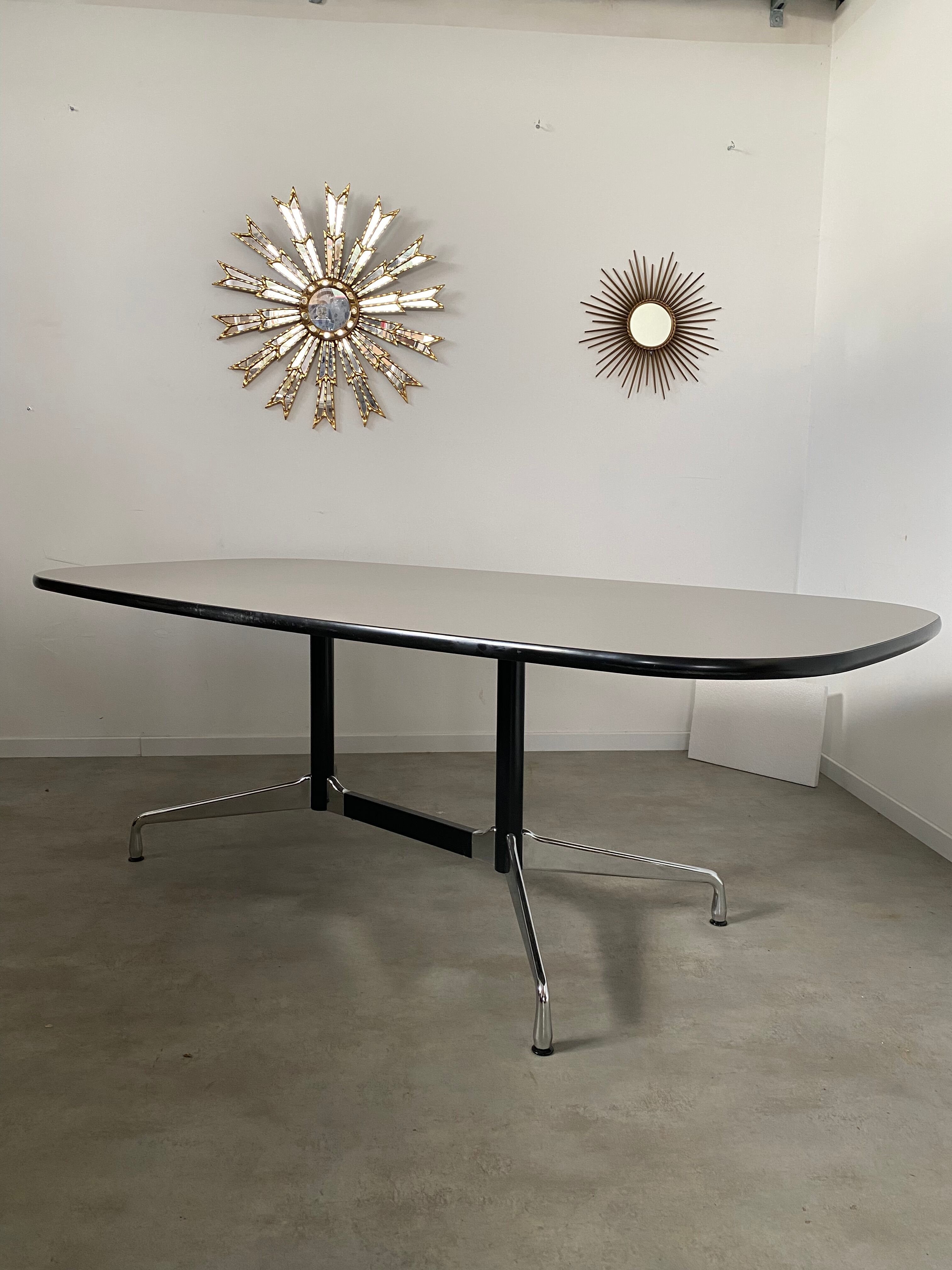 Table room table conference by Charles Ray Eames for Vitra