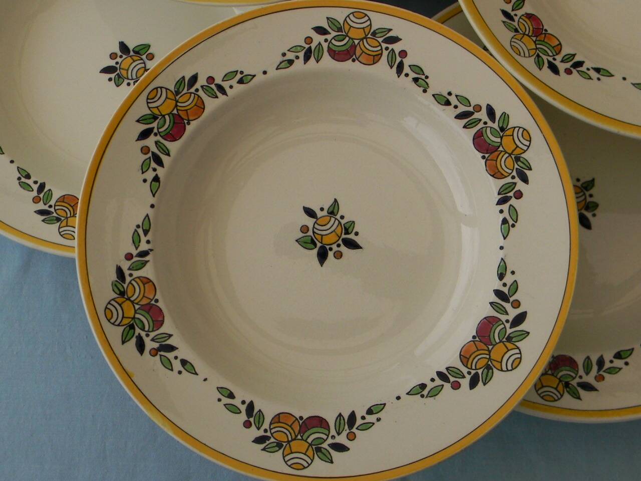 Lot de 6 assiettes creuses Art Déco en faïence BOCH LA LOUVIERE