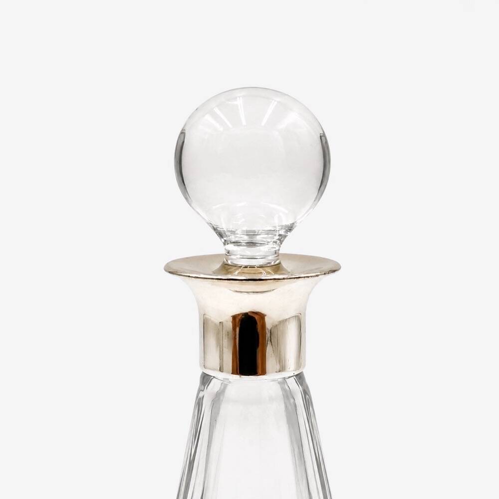 Oil and vinegar bottles in crystal by Paloma Picasso for Villeroy & Boch.