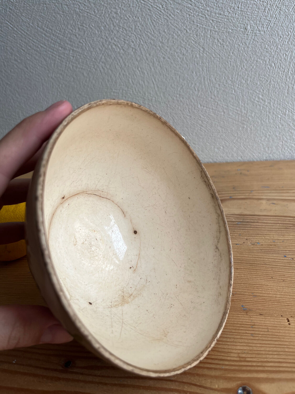 Old earthenware bowl on a pedestal, Digoin Sarreguemines Flowers / flo