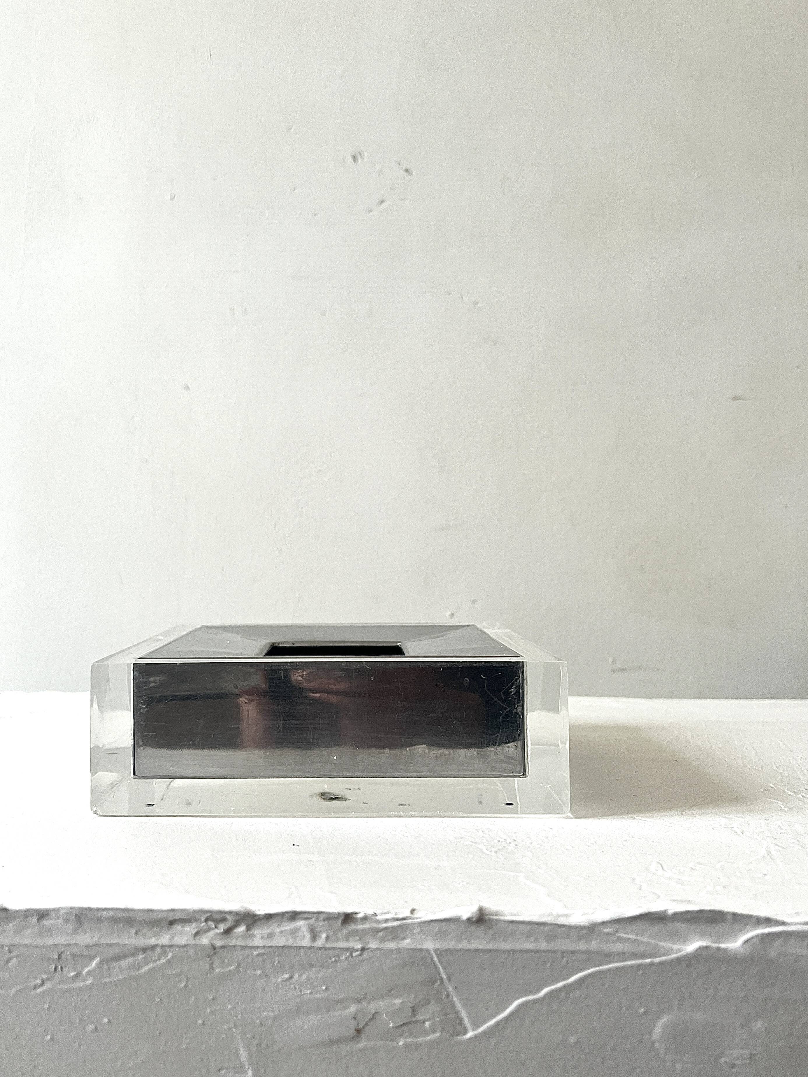 Cendrier design en Plexiglass et métal chromé, Guzzini 1970