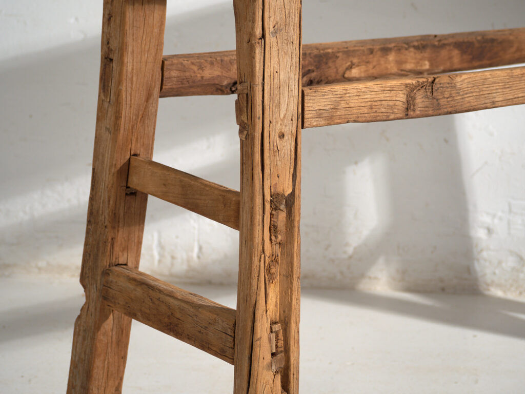 Console ancienne en bois d’orme – Chine, circa 1900