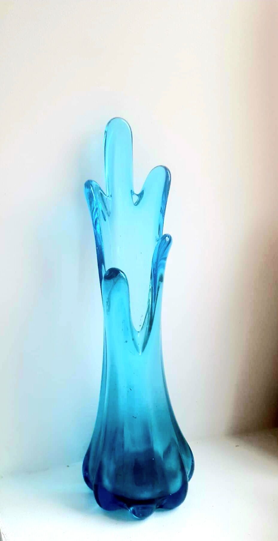 Corolla vase in blue glass
