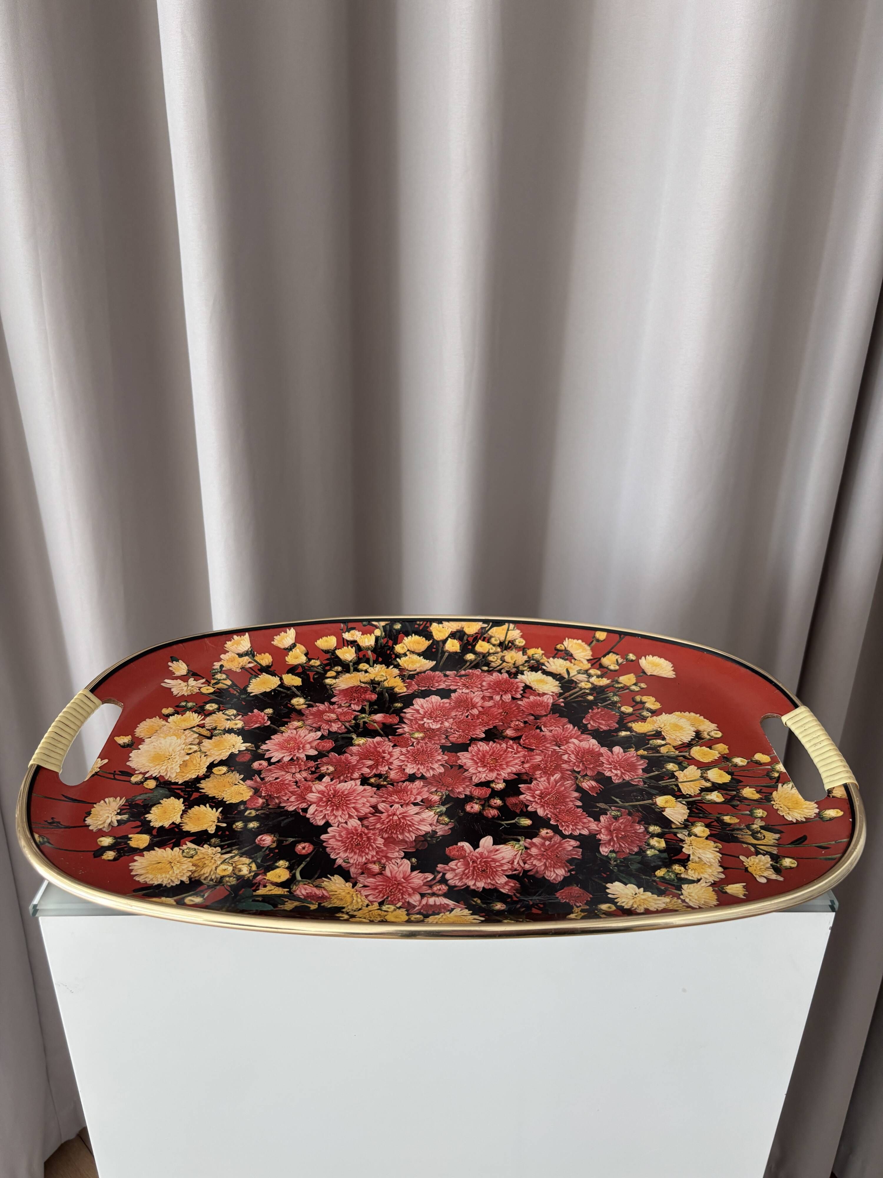Vintage Floral Serving Tray – 1970s Chrysanthemum Design