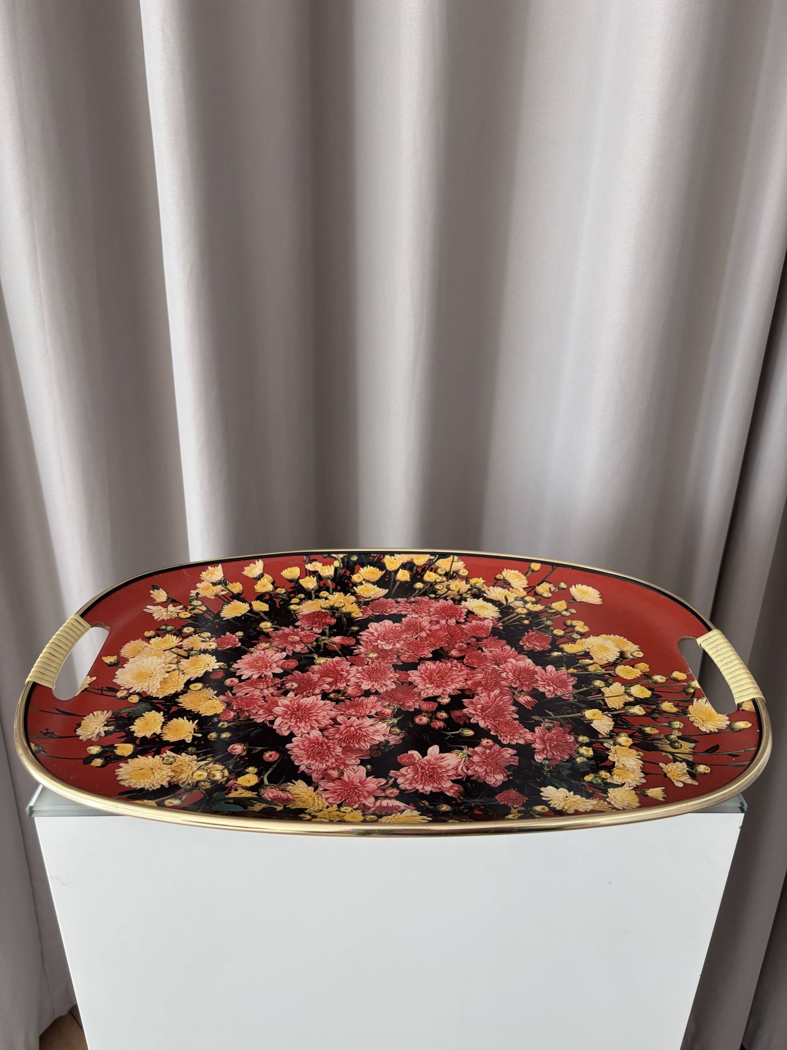 Vintage Floral Serving Tray – 1970s Chrysanthemum Design