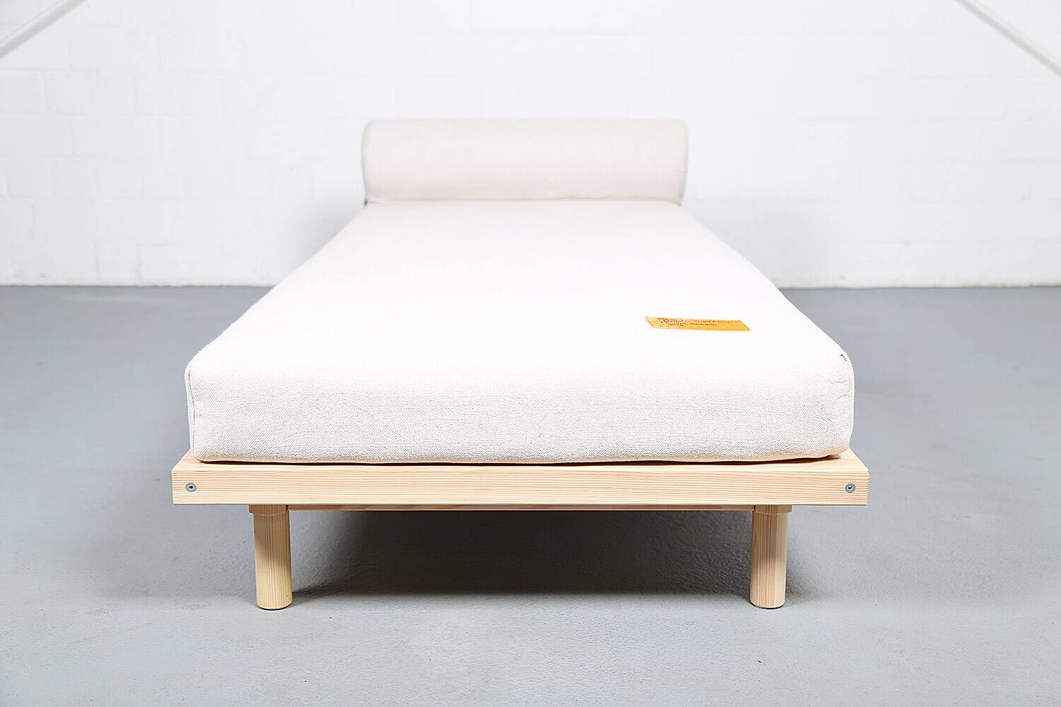Virgil abloh x ikea design daybed markerad limited