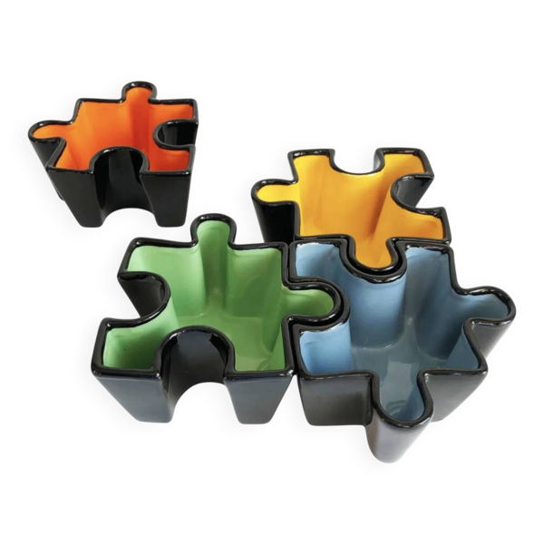 Ensemble de coupes vide poches puzzle en céramique. Italie, années 80