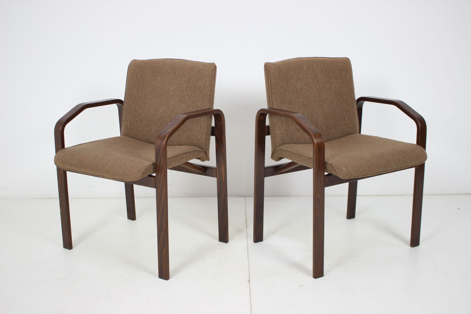 Set of six lounge chairs/Ton, Národní podnik Holešov, 1993.