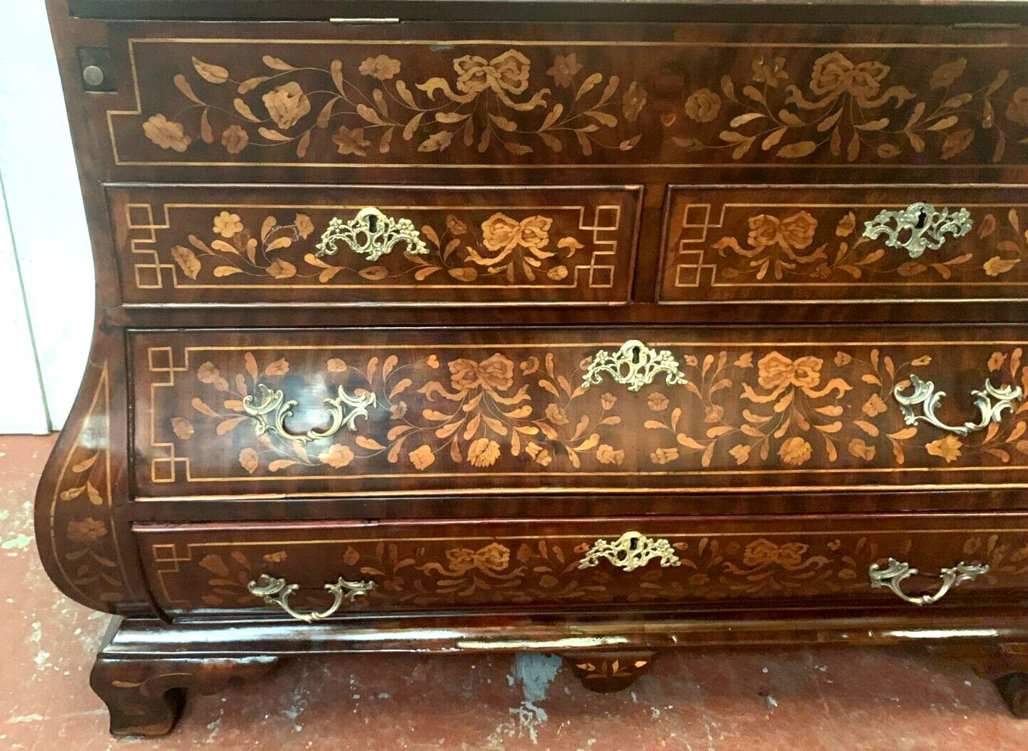 Commode scriban en marqueterie Hollandaise XVIII siècle