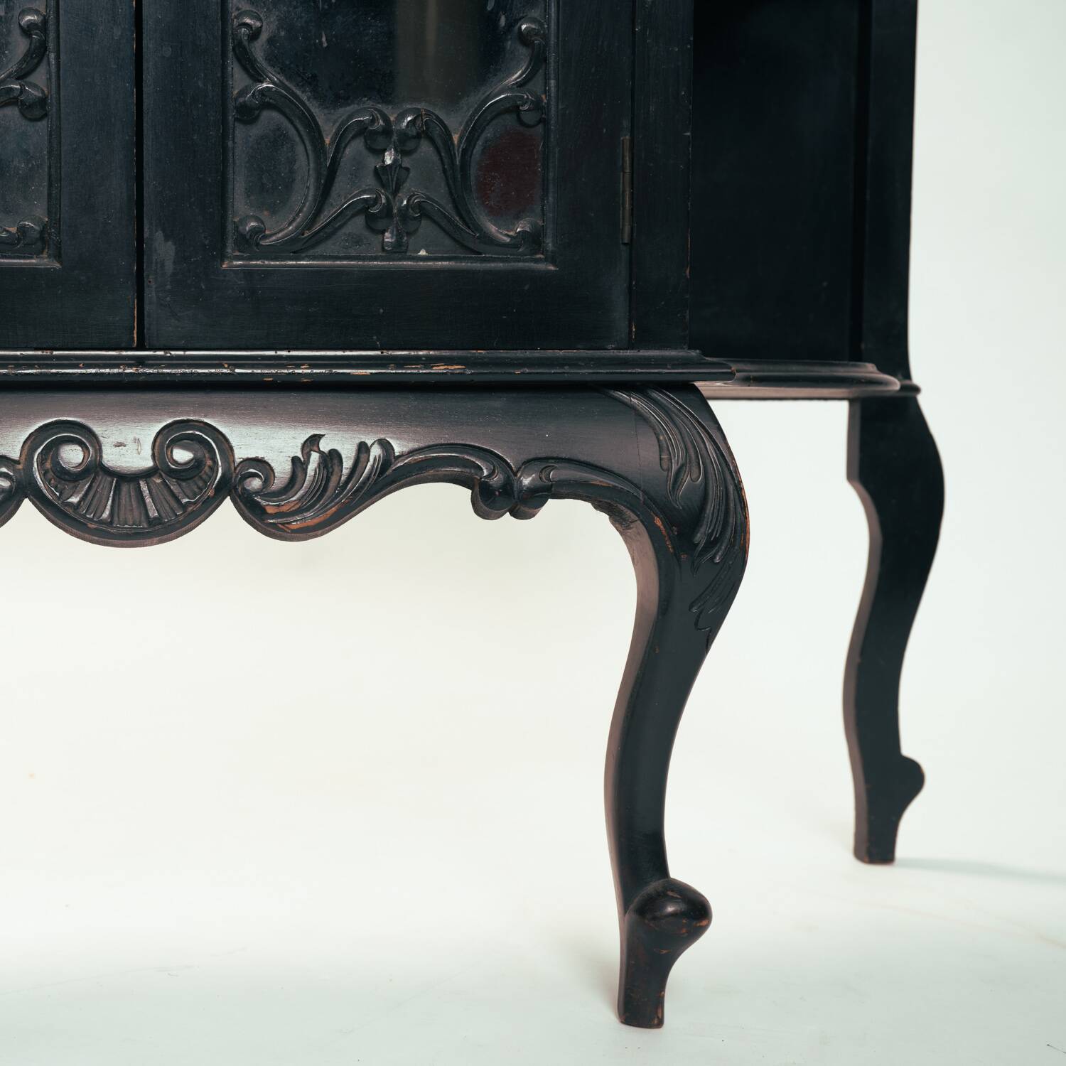 Arts crafts parlour glass display cabinet black ebonised chippendale england