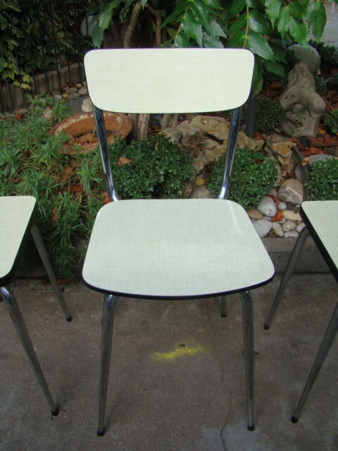 Lot of two chairs and two stools in formica