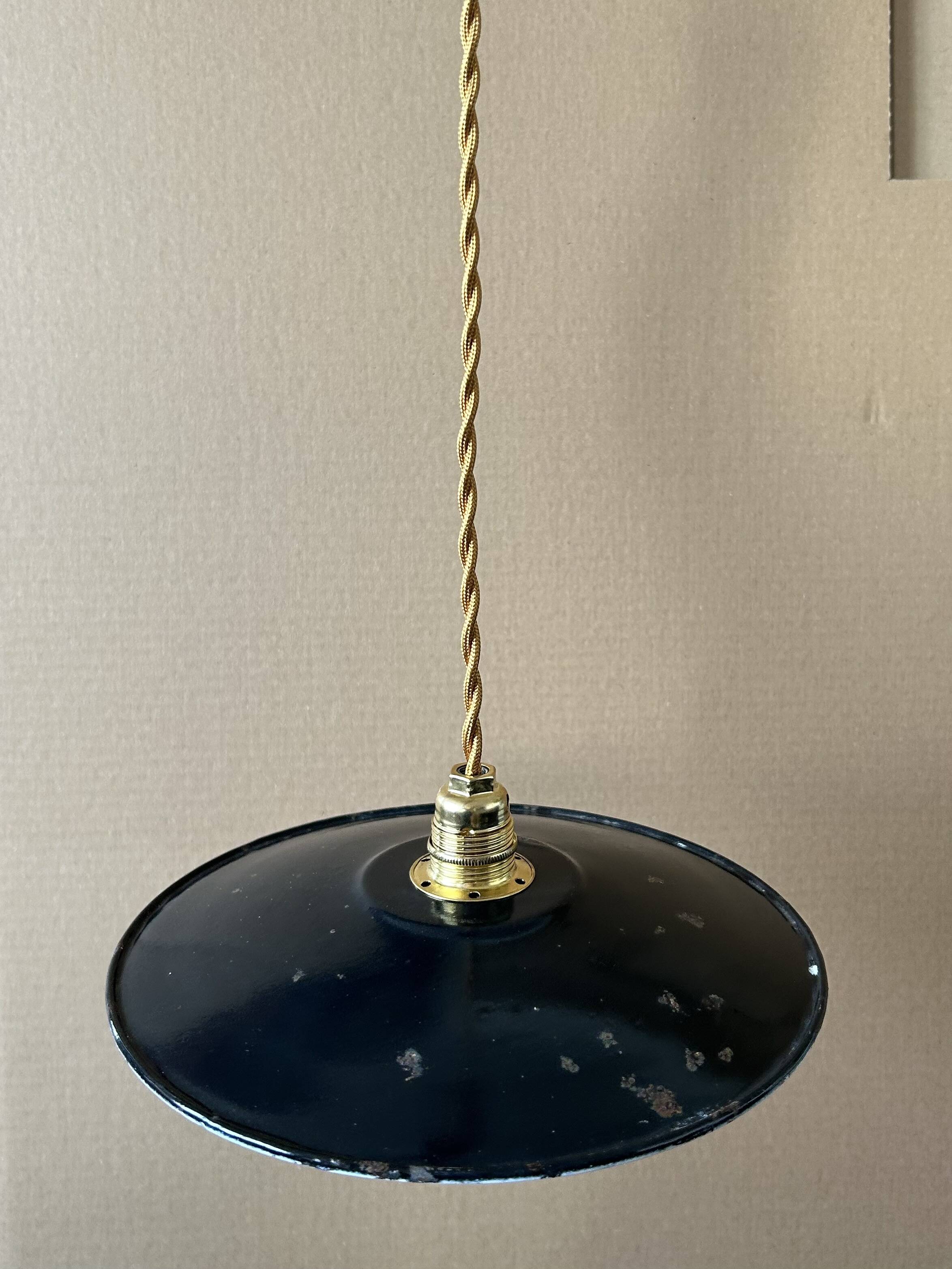 Suspension industrielle noire ancienne D24cm