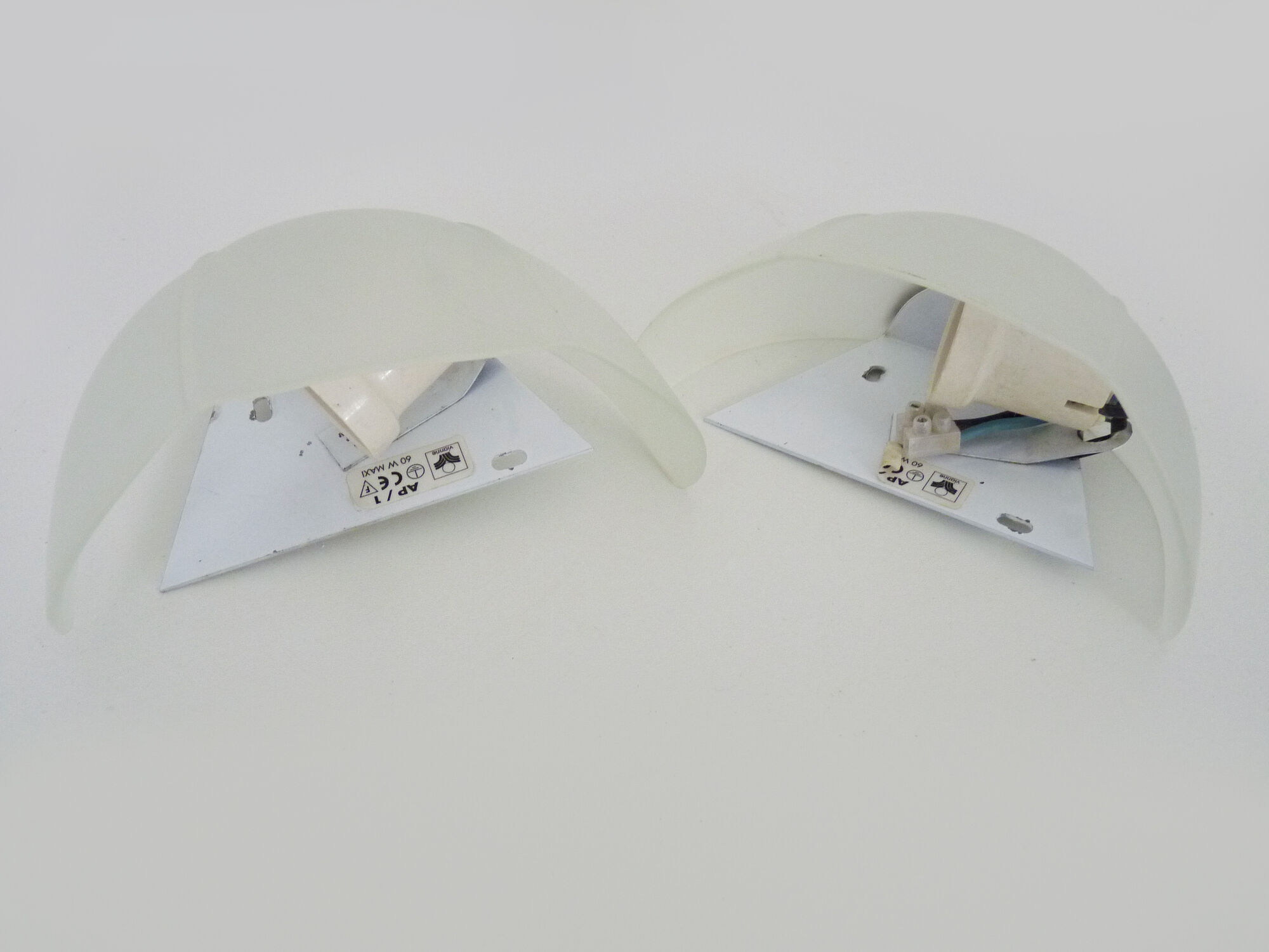 Pair of Vianne wall sconces in gilded metal and white shell-style glass
