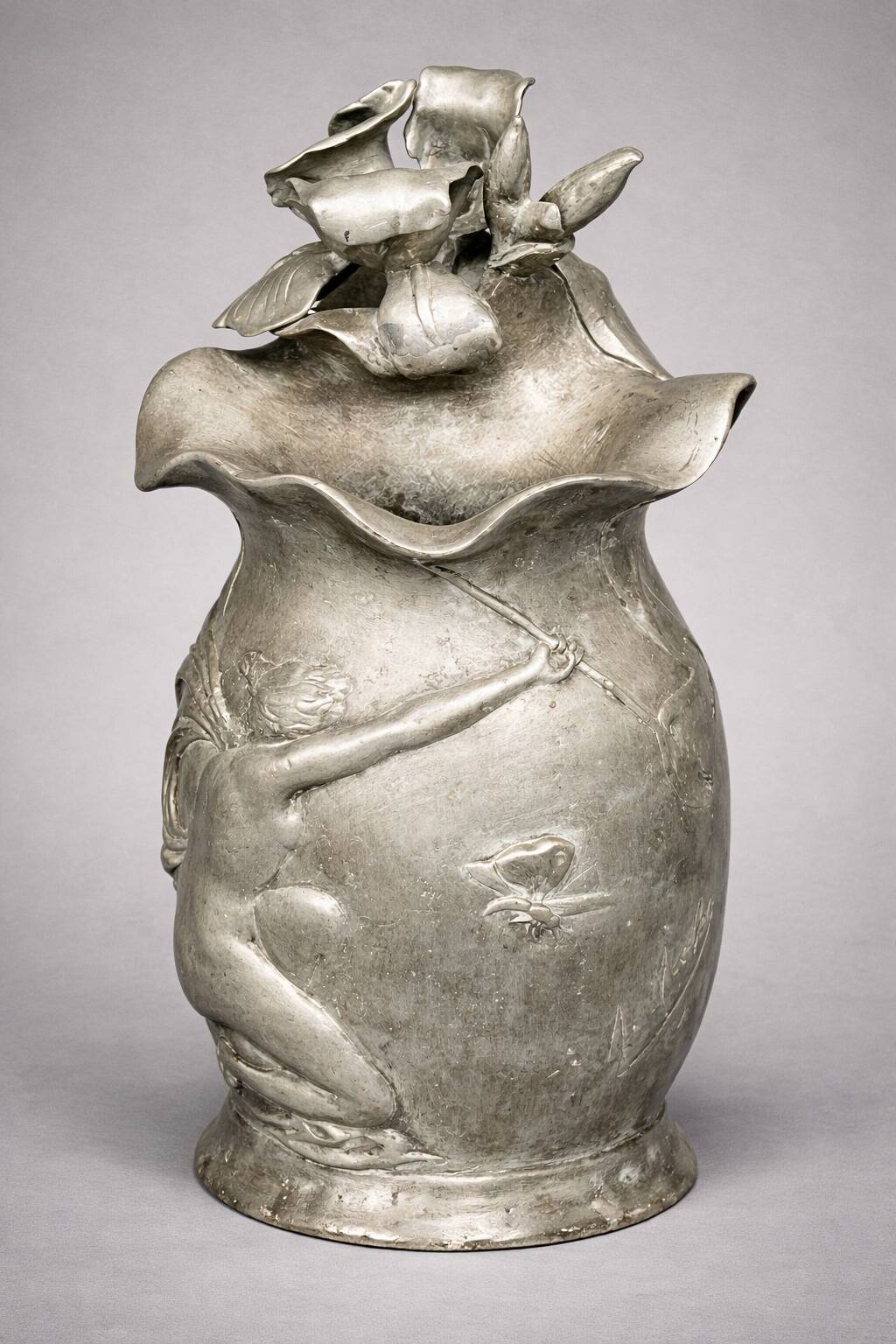 Massive vase signed "Iris" in the Art Nouveau style.