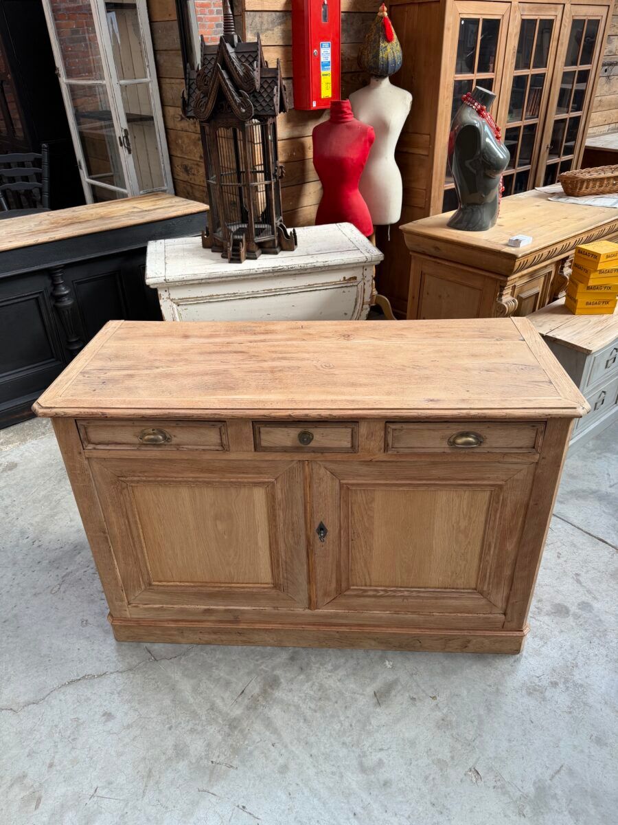 Buffet with 2 doors in oak from the early 20th century.