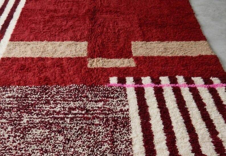 Pure wool rug, handwoven in traditional craftsmanship, size 150/250 cm.