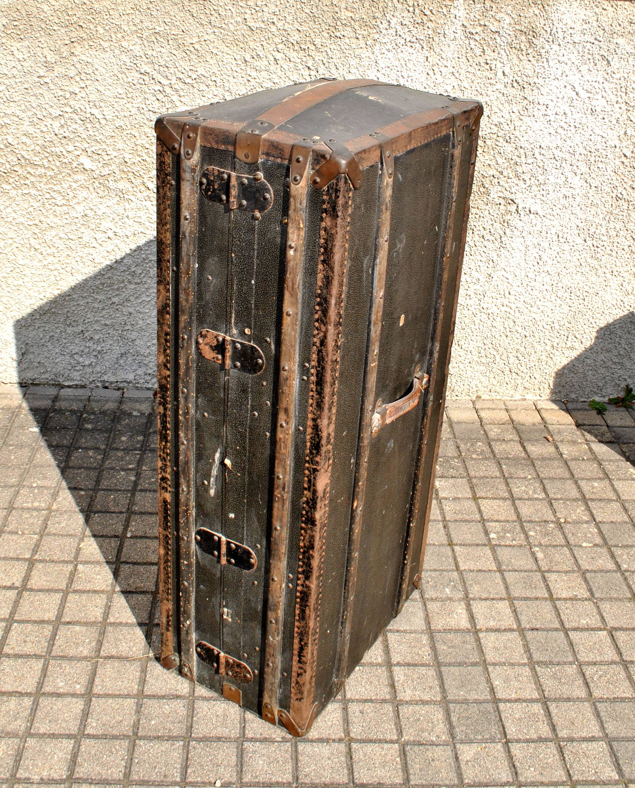 Malle cabine Wardrobe ancienne 1920 Coffre armoire Transatlantique Dressing