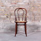 Chaise en bois courbé et assise cannage