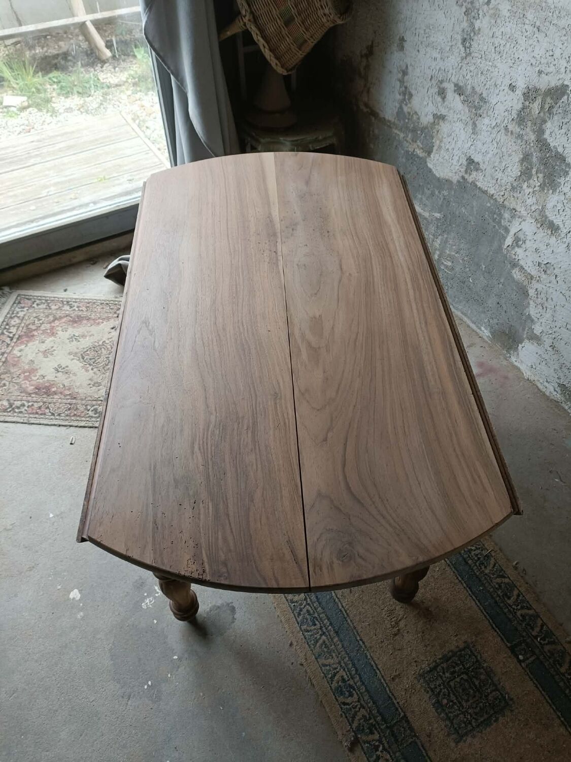 Round table