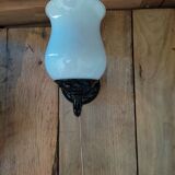 Applique base alliage noir tulipe en verre blanc Déco ancienne