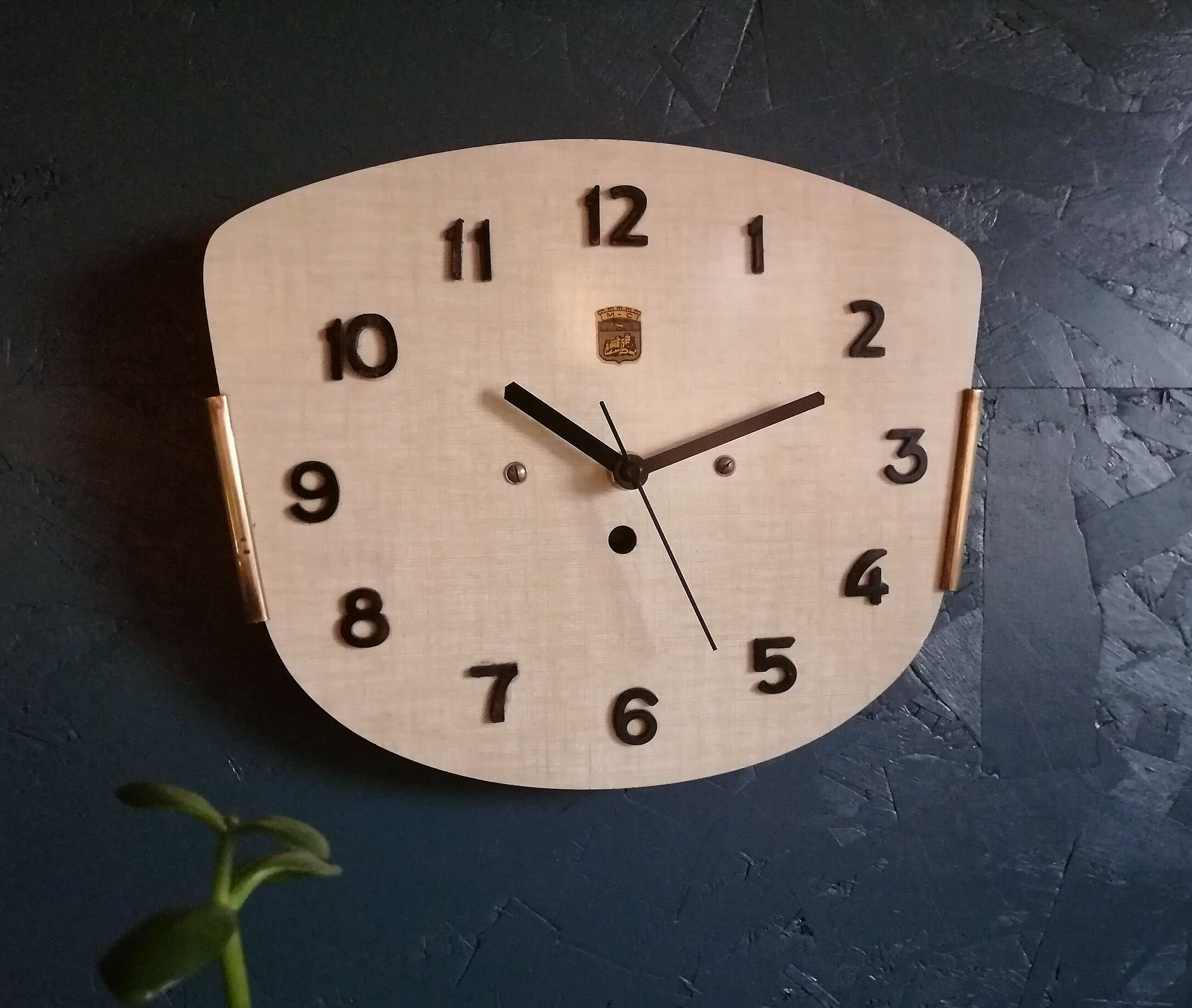 Vintage formica silent wall clock "MC Beige"