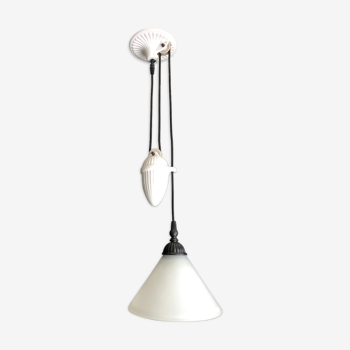 Suspension in white opaline glass and iron with Flamingo counterweight