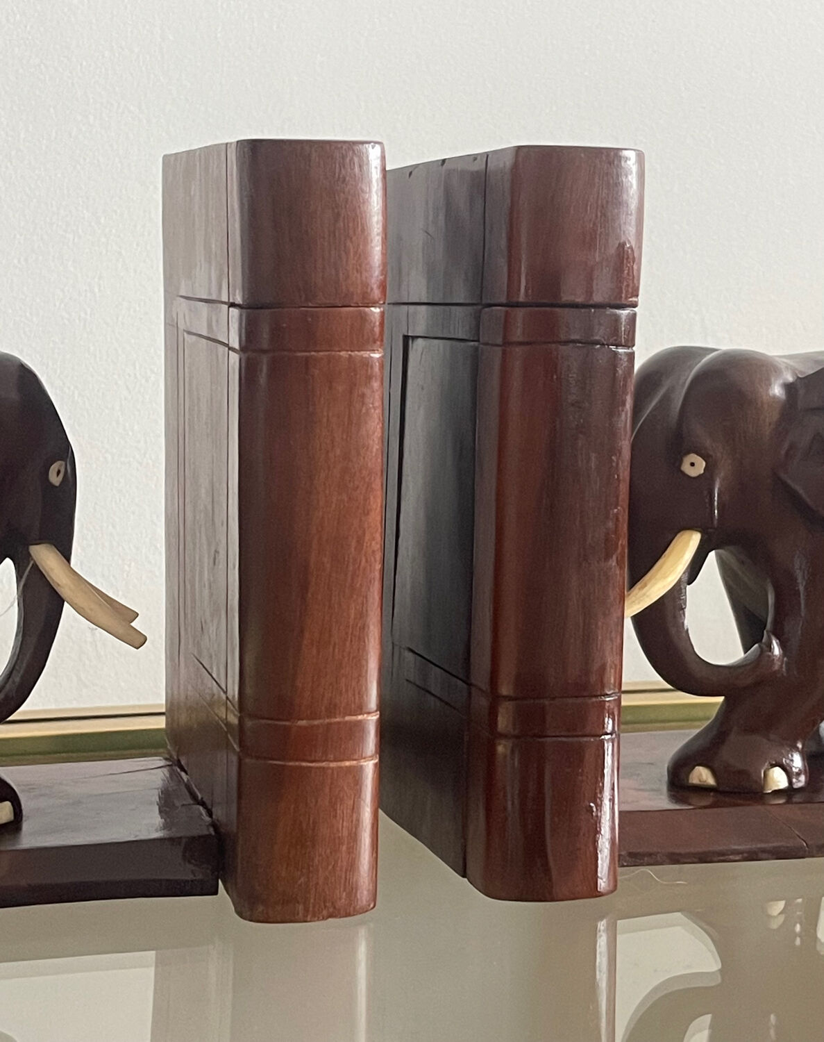 Elephant bookends