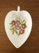 Vide poche en forme de feuille décor floral