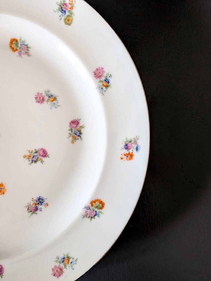 Round Limoges porcelain platter by Georges Boyer, 28.5cm diameter