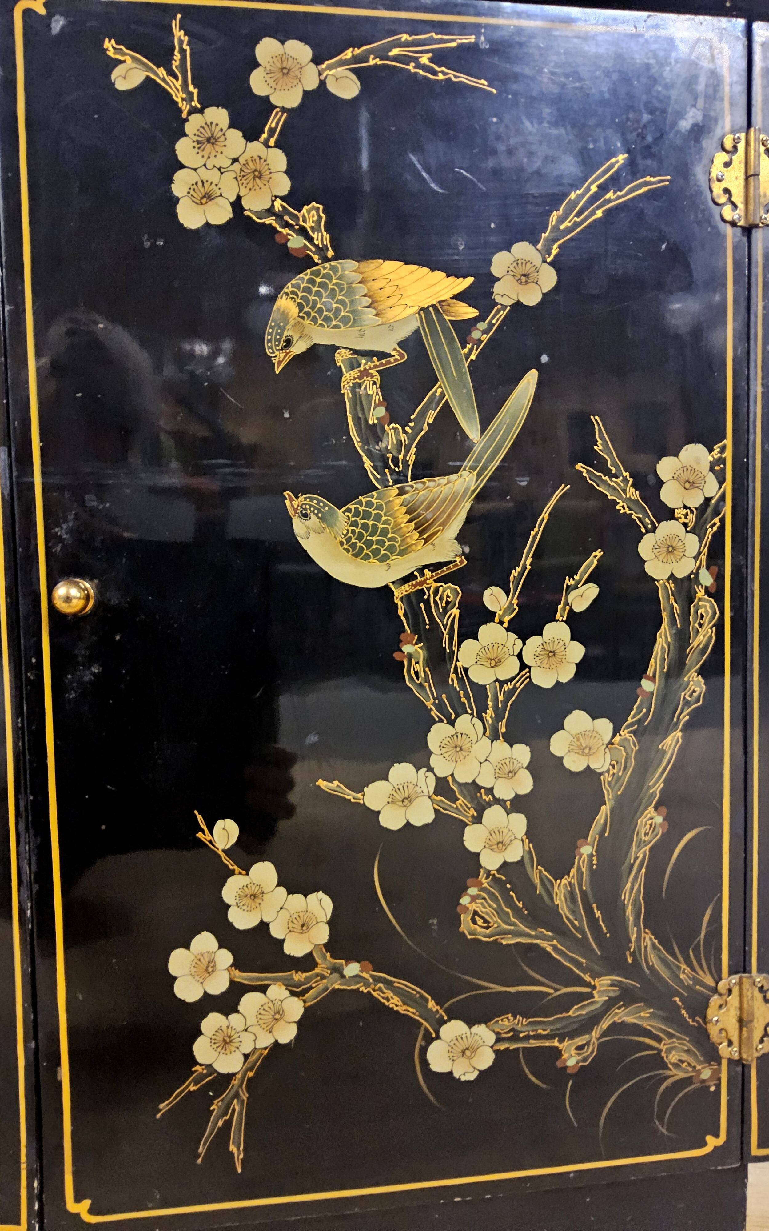 Vintage Chinese sideboard / lacquer cabinet (black / birds) Bohemian