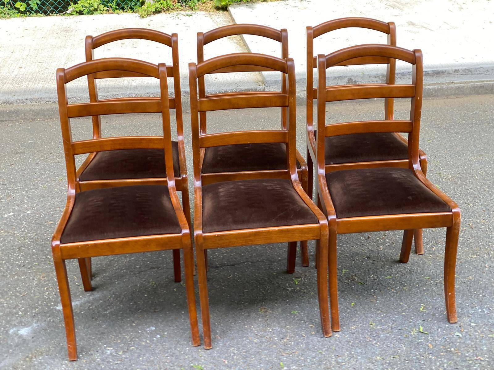 6 Louis Philippe dining chairs in solid wood and brown velvet.