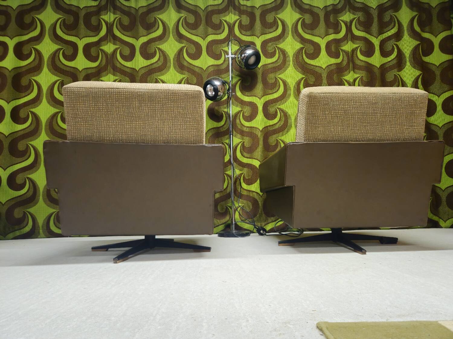 "1970 swivel armchair pair"