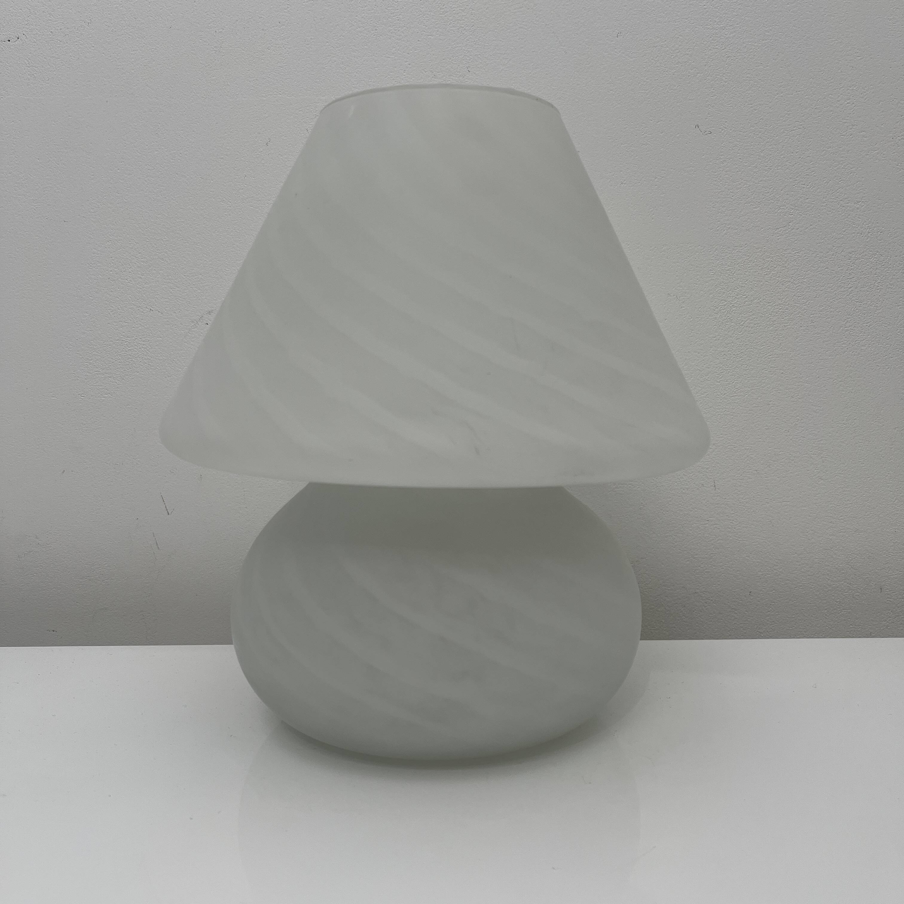 Vintage Murano Italy mushroom lamp with spiral decoration