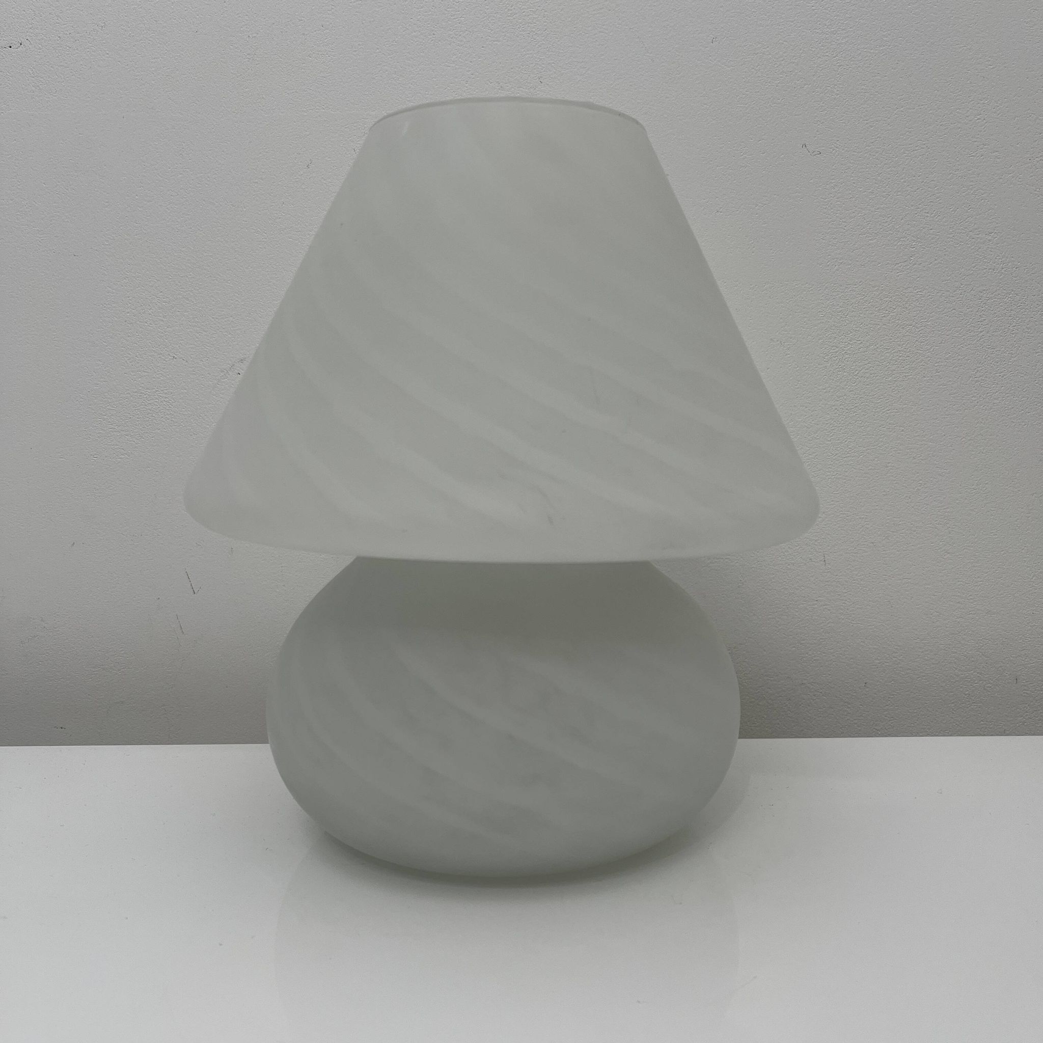 Lampe champignon Murano Italie vintage à décor de spirales