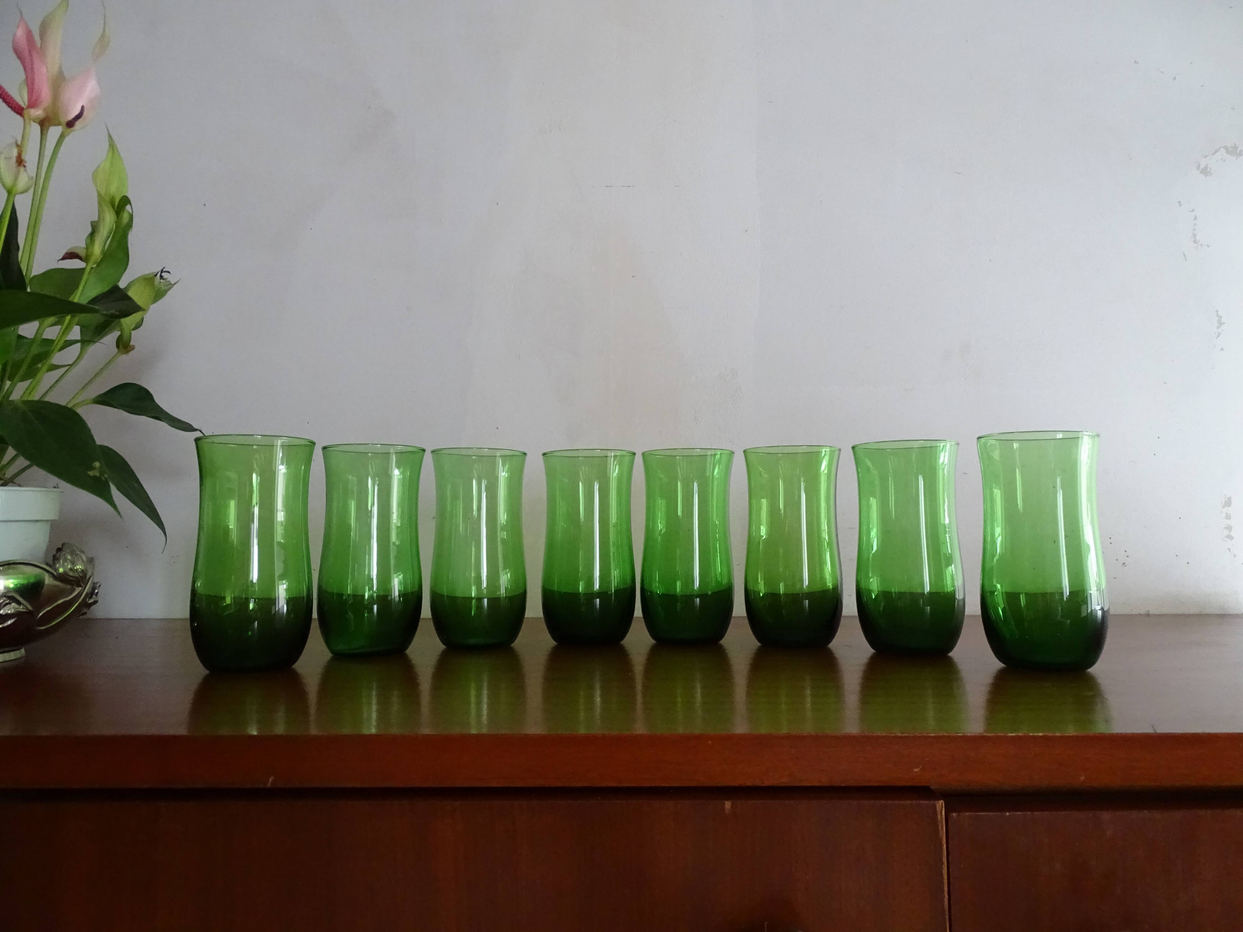 8 glasses water blown glass vintage green