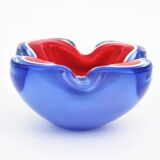 Cendrier en verre Seguso Murano bleu, rouge et blanc Sommerso