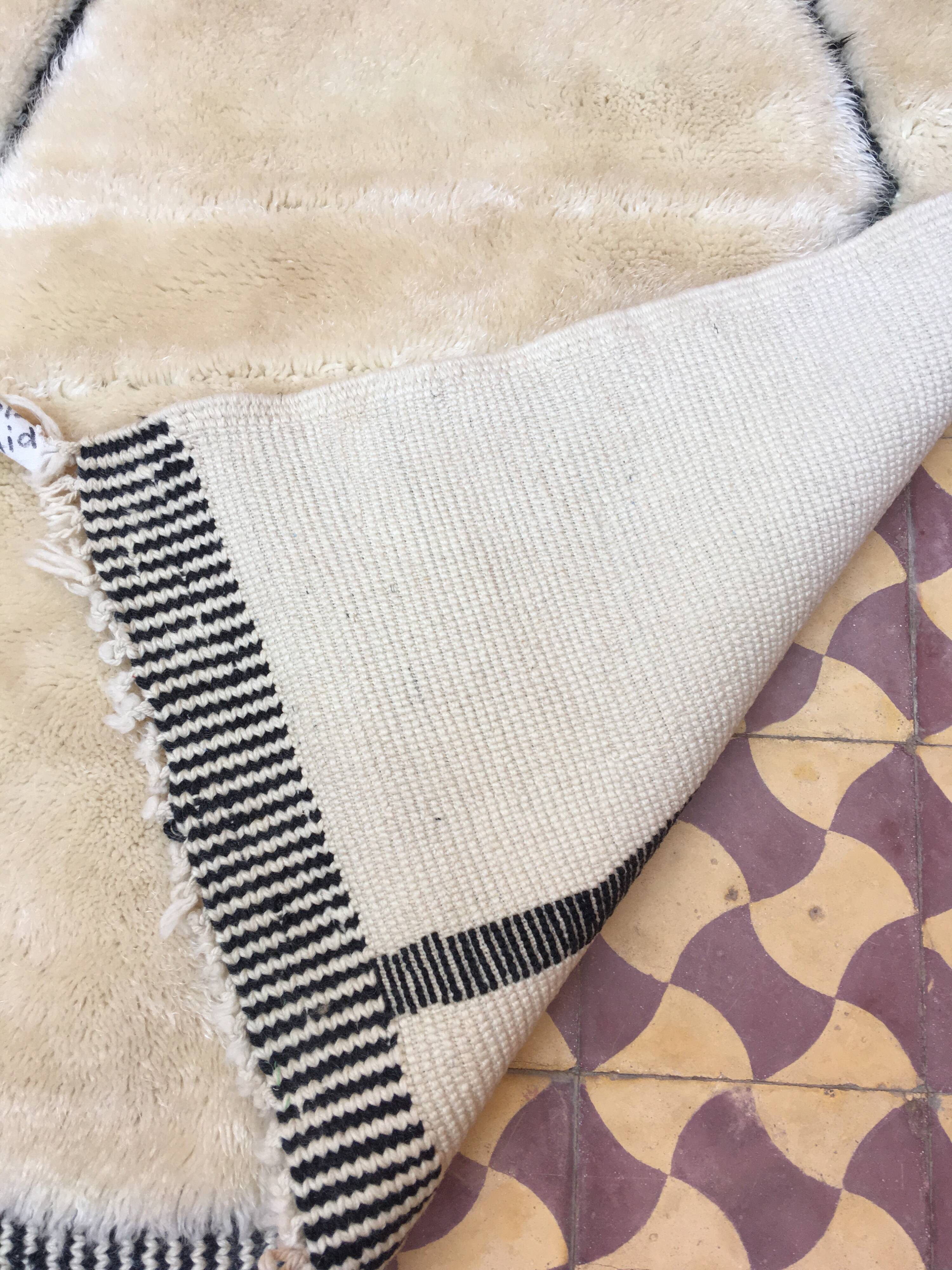 Mrirt rug 300 x 200 cm