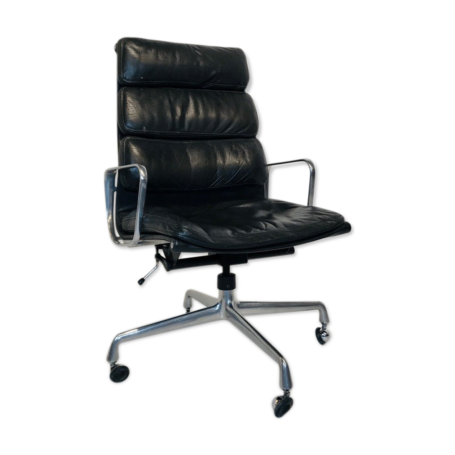 "EA 219" office chair designed by Charles and Ray Eames for Herman Miller, USA of the 1970's.