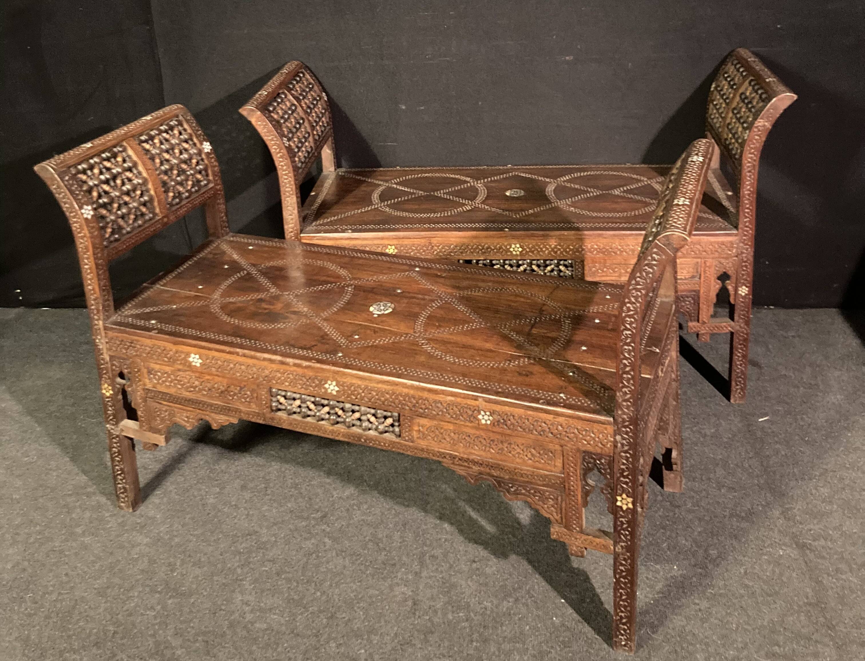 Paire de banquettes Syriennes