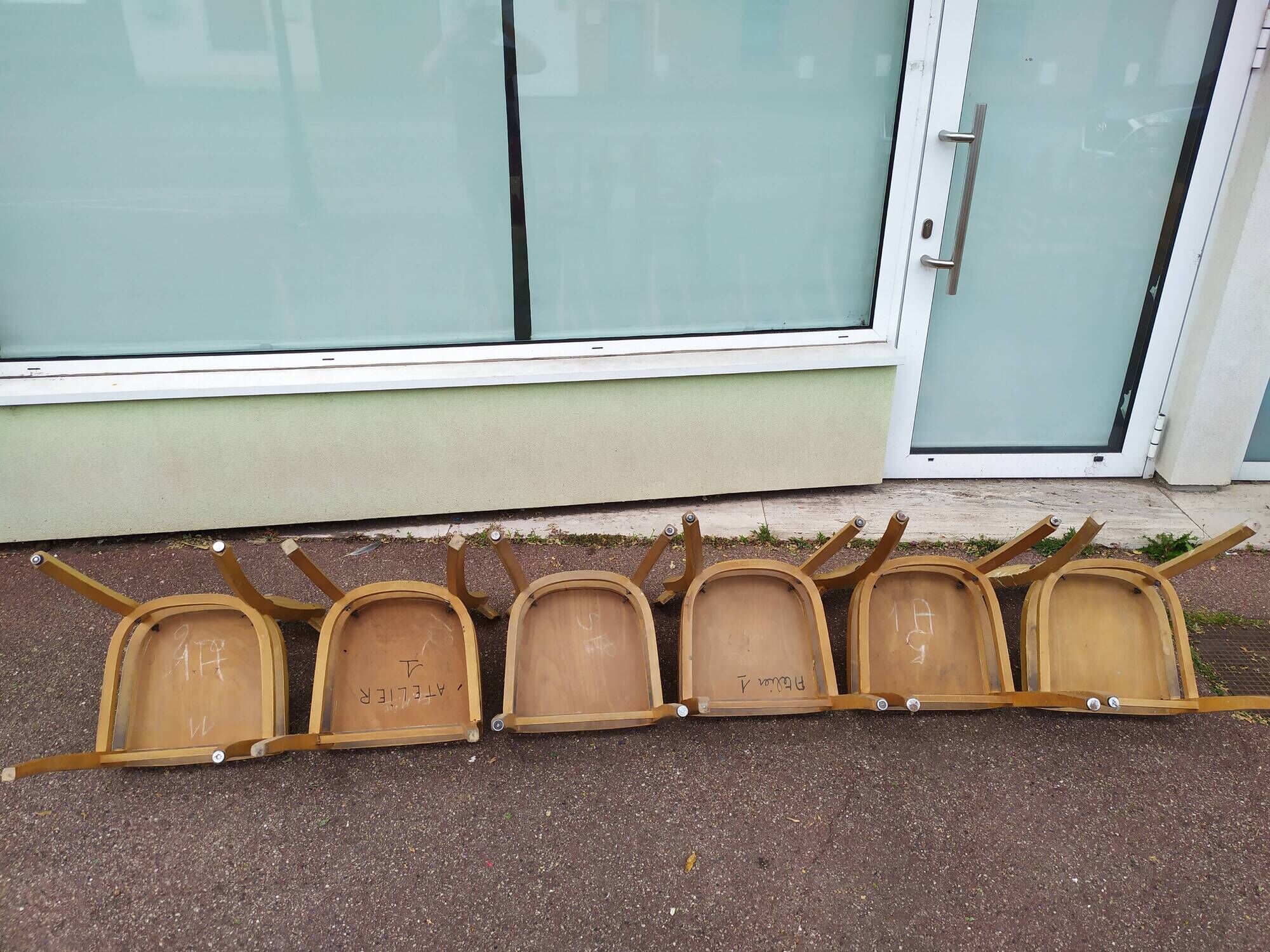 Lot de 12 chaises de bistrot bar bois vintage luterma
