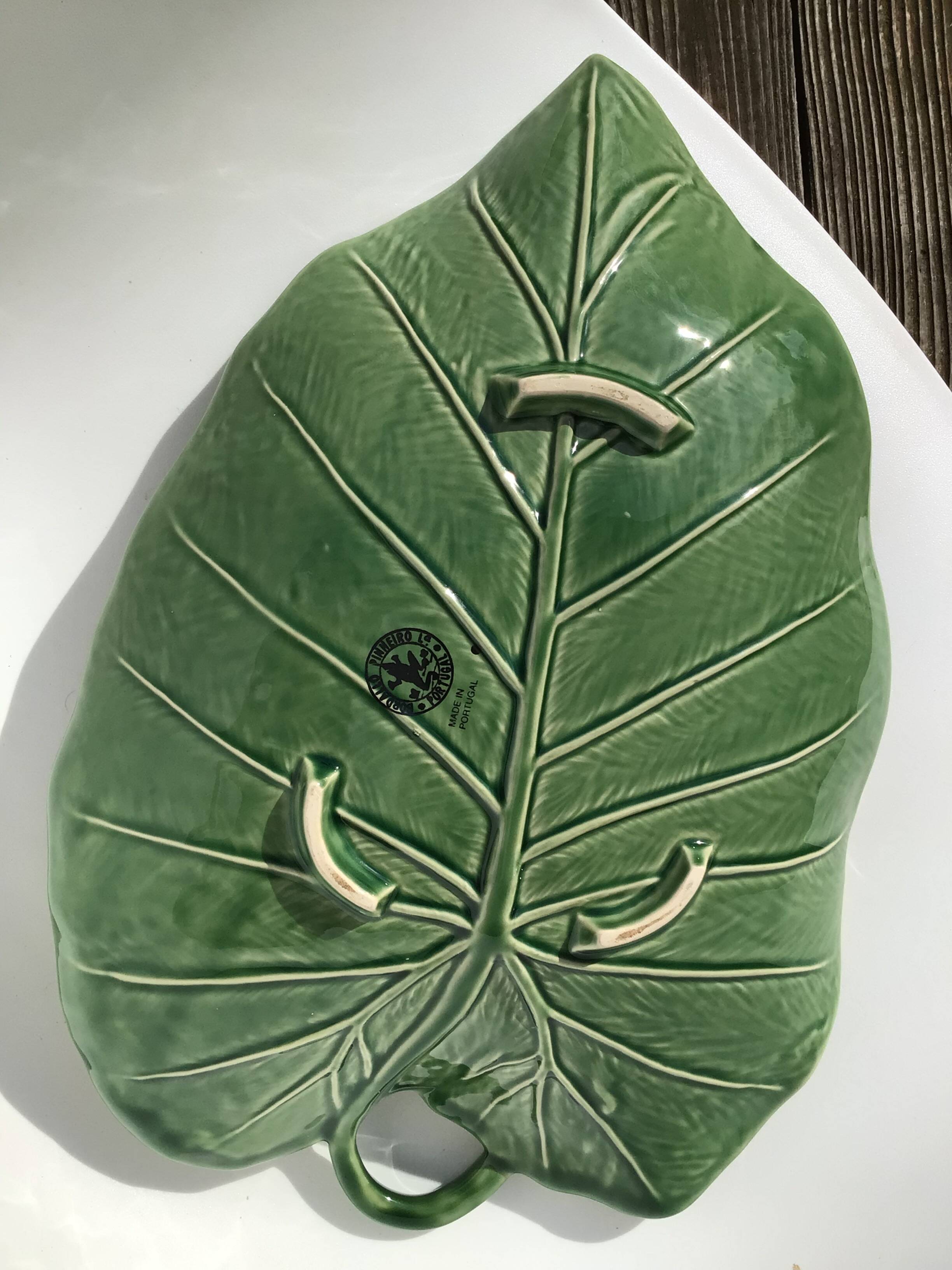 Exotic leaf fruit bowl