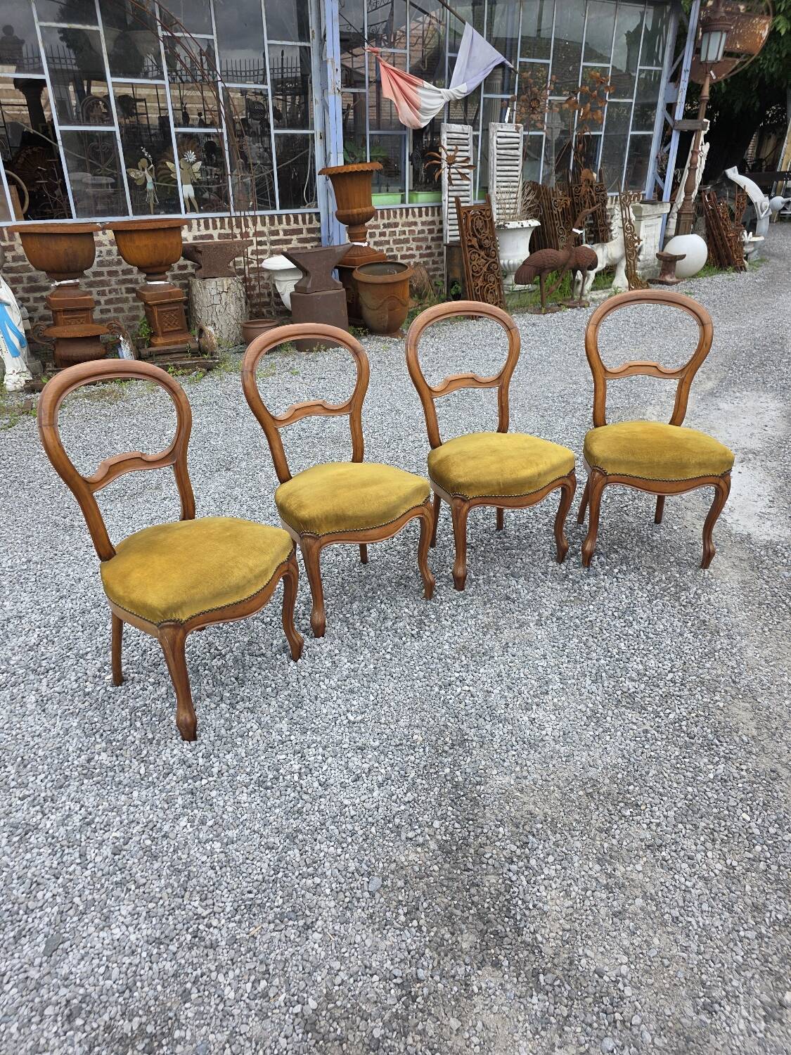 4 chaises style Louis Philippe en noyer