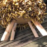 Spaghetti wool pouf