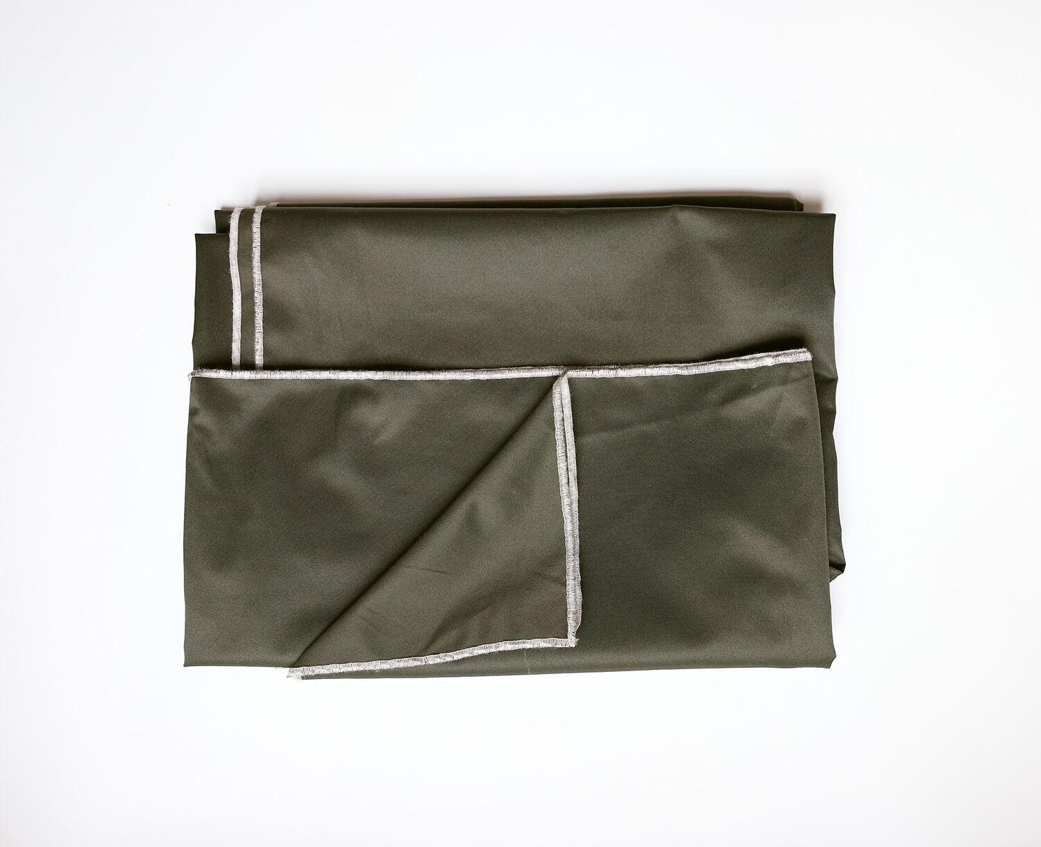 Tablecloth and towels in green upcycled linen