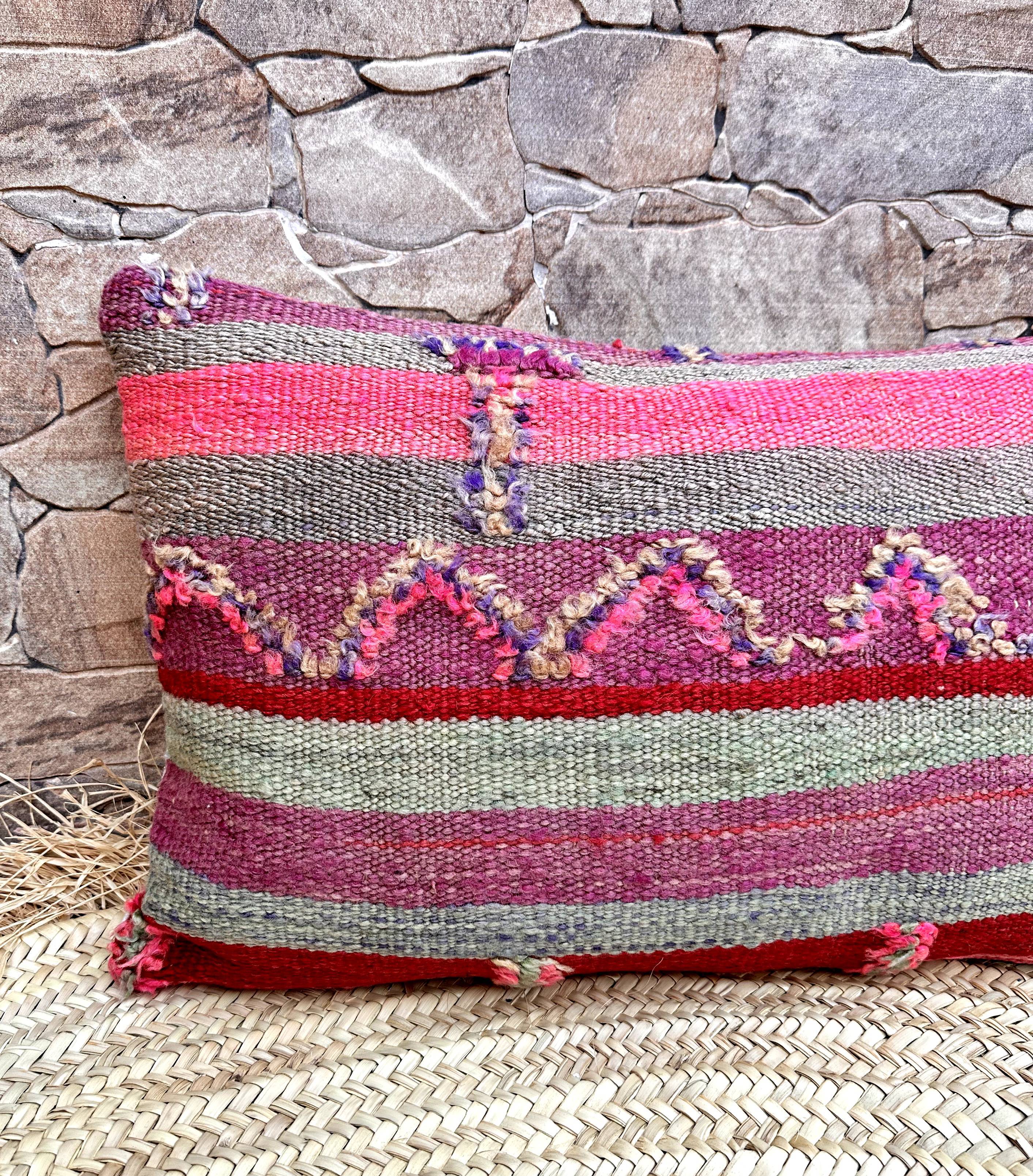 Beautiful vintage Berber Kilim pillow from Morocco