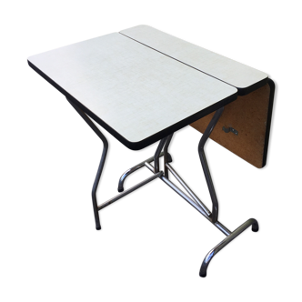 Table with flaps in formica