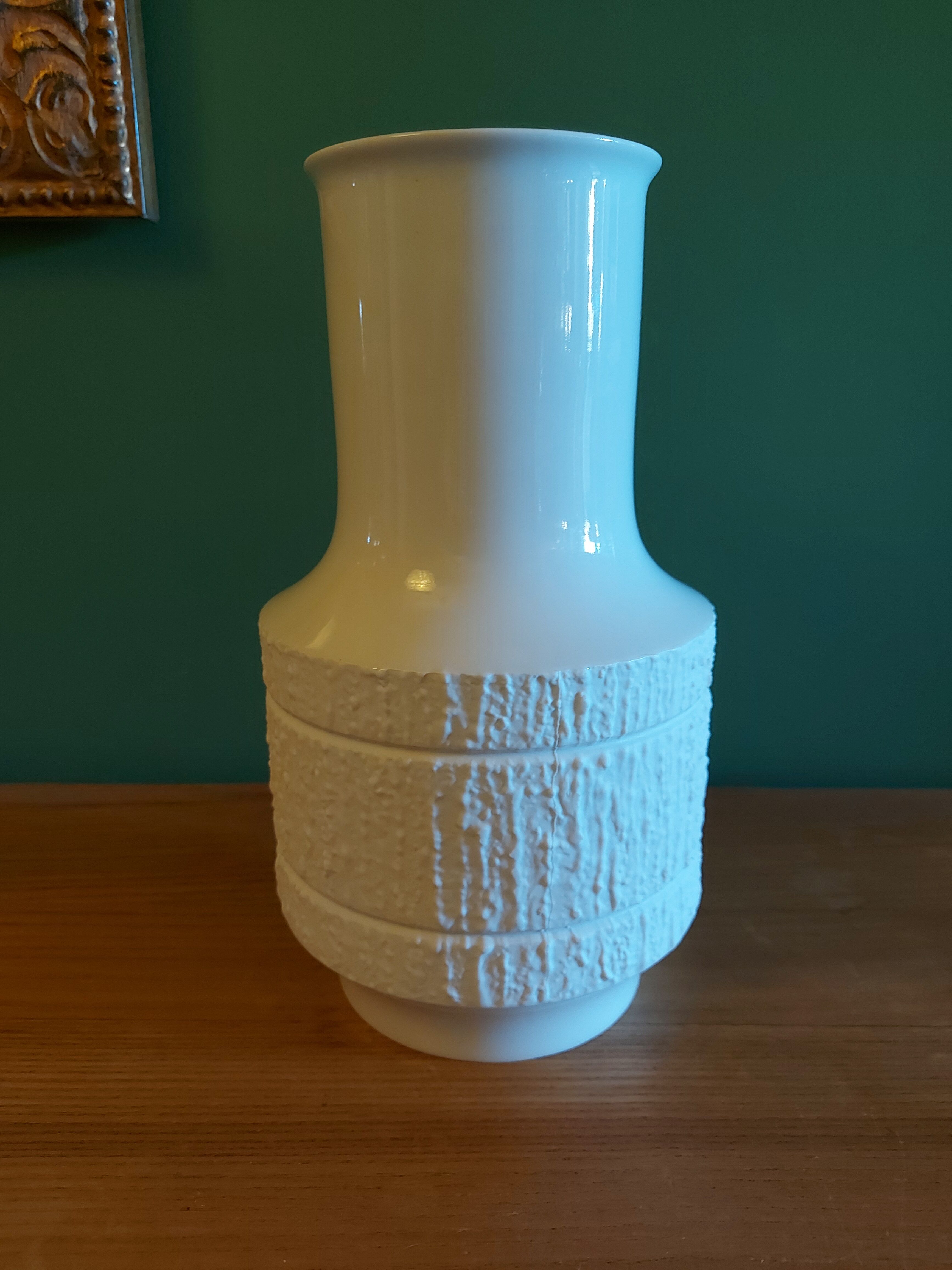 Richard Scharrer's white porcelain vase op art for Thomas , Germany 1970