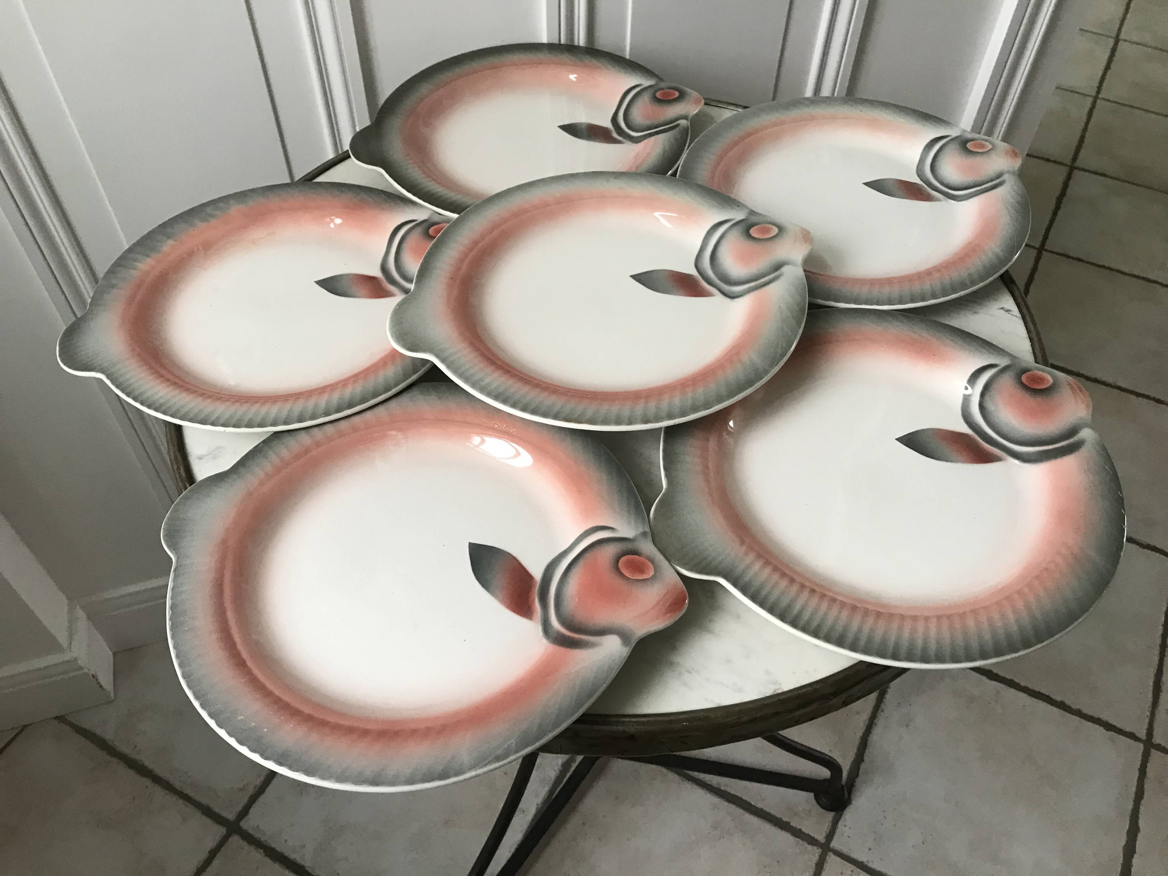 set of 6 fish plates in slip Digoin Sarreguemines 50s
