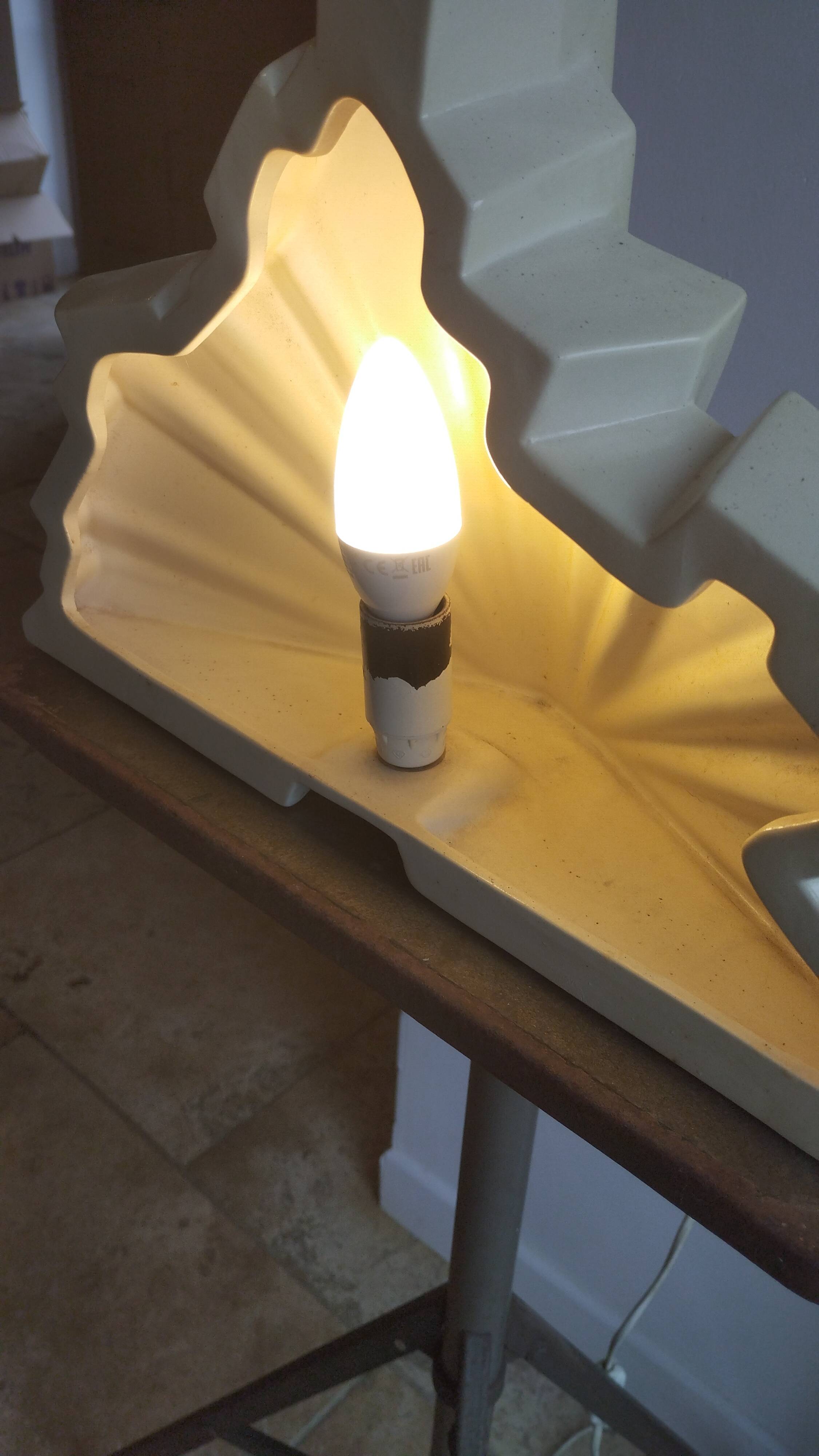 Art deco table lamp ceramic