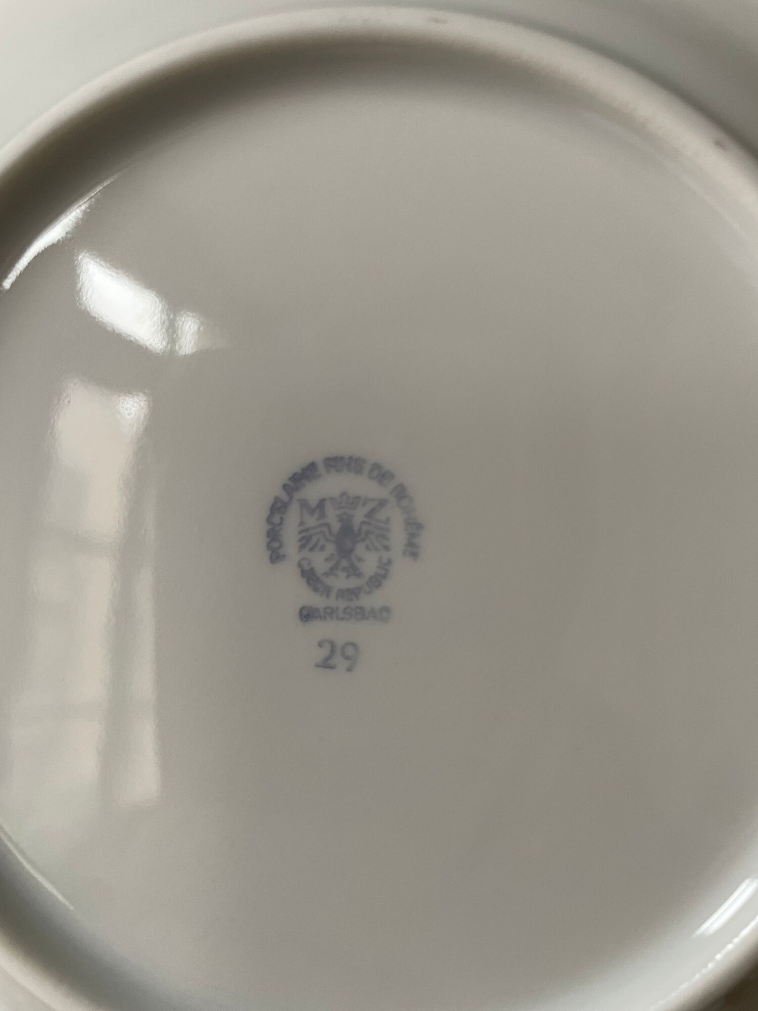 Series of 12 dessert plates in fine bohemian porcelain